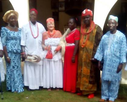 IMG-20180523-WA0005 PROFESSOR ALIZOR, WIFE BAG CHIEFTAINCY TITLES