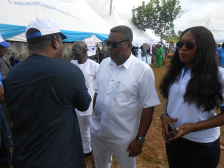 DSCN5257 LARGE TURNOUT AS DAME EDITH OKOWA FLAGS OFF GRASSROOT MEDICAL OUTREACH