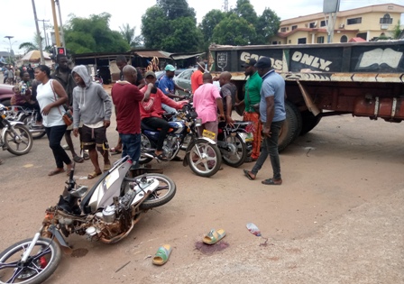 IMG_20210417_075103_6 MULTIPLE AUTO CRASHES AT FORMER OWA-EKEI JUNCTION BY OLD LAGOS/ASABA ROAD,