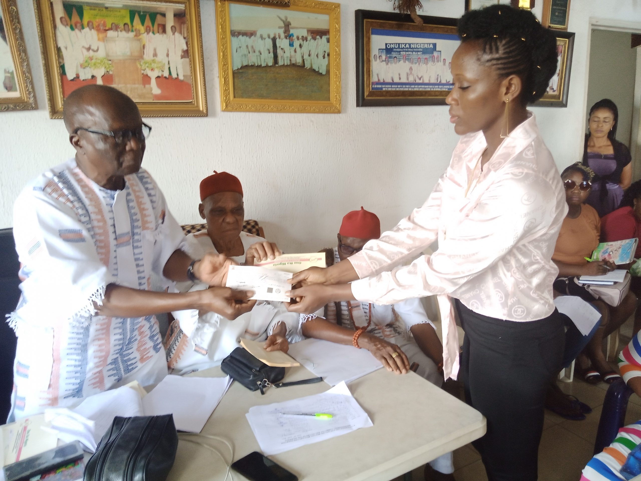 Some-Of-The-Victims-scaled ONU IKA ISSUES CHEQUES TO OSADEBE GAS PLANT VICTIMS