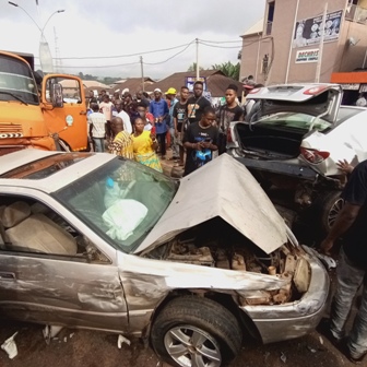 IMG_20211108_092313_572 MULTIPLE DEATHS AVERTED AS TIPPER SUFFERS BRAKE FAILURE