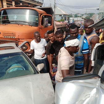 IMG_20211108_092313_572 MULTIPLE DEATHS AVERTED AS TIPPER SUFFERS BRAKE FAILURE