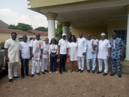 Members-of-Boji-Boji-Forum-in-a-group-photograph-with-the-management-of-the-nursing-home WE ARE SUFFERING - EWURU ORTHOPAEDIC HOME PATIENTS CRY OUT