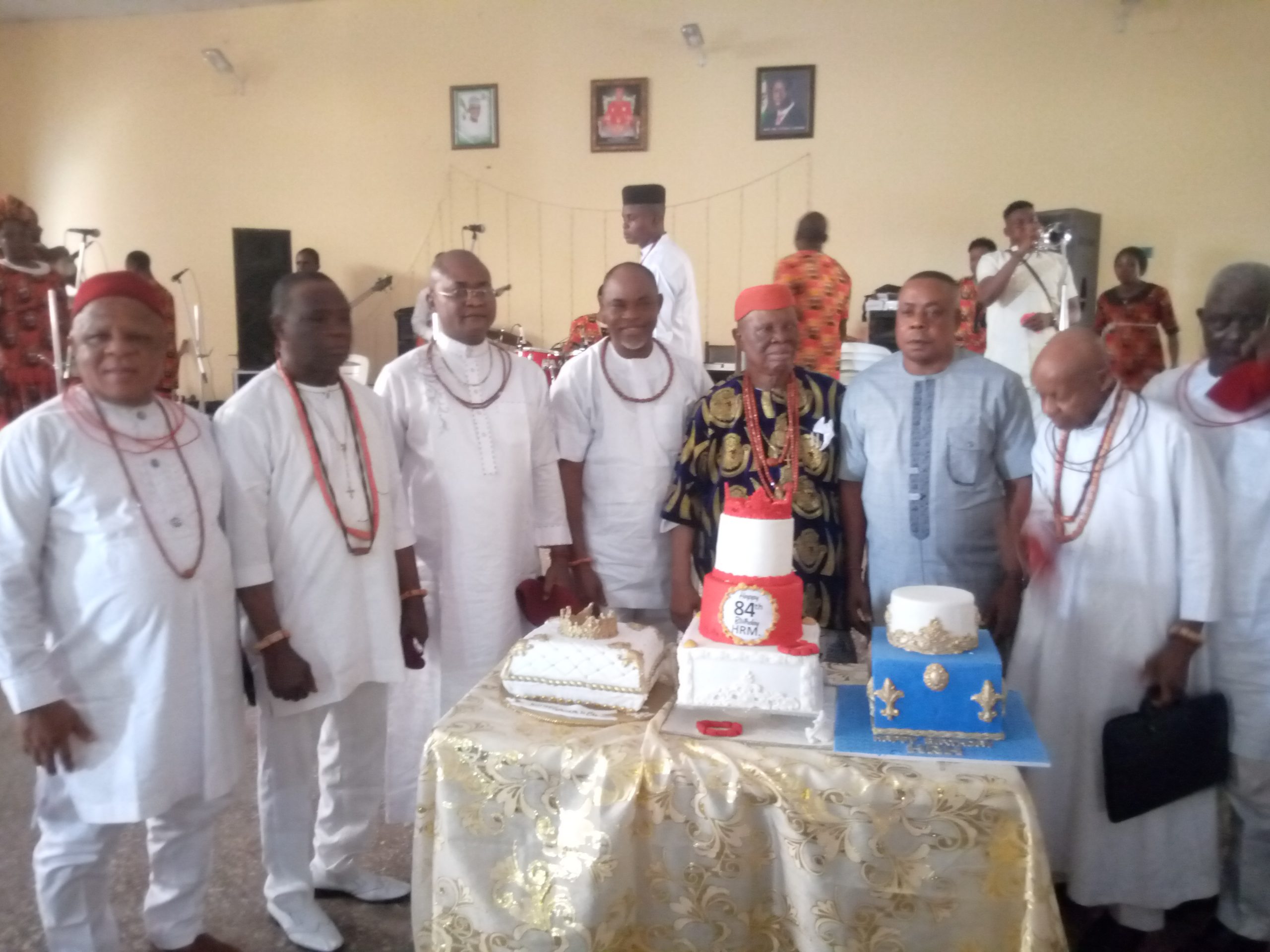 Owa-Monarch-with-his-children-and-relatives-scaled I AM FULFILLED, HALE, HEARTY AT 84, Says Owa Monarch
