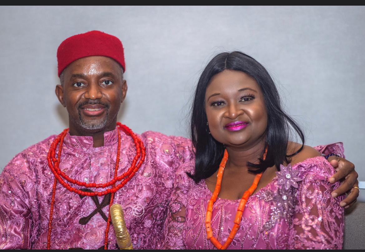 His-MajestyHRM-Dein-Doctor-Kiarekugbei-in-America-400x240-1 WHY AMERICAN GOVERNMENT HONOURED DEIN OF AGBOR KINGDOM -TONNA OKEI